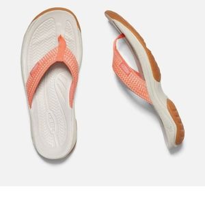 Keen Women's Kona Flip Flop Coral/Birch Sz 8.5